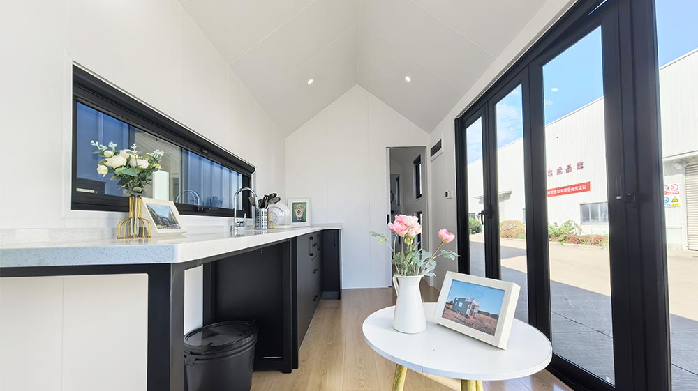 Australia Standard Prefabricated MobileTiny House on Wheels Trailer Cabin for garden airbinb