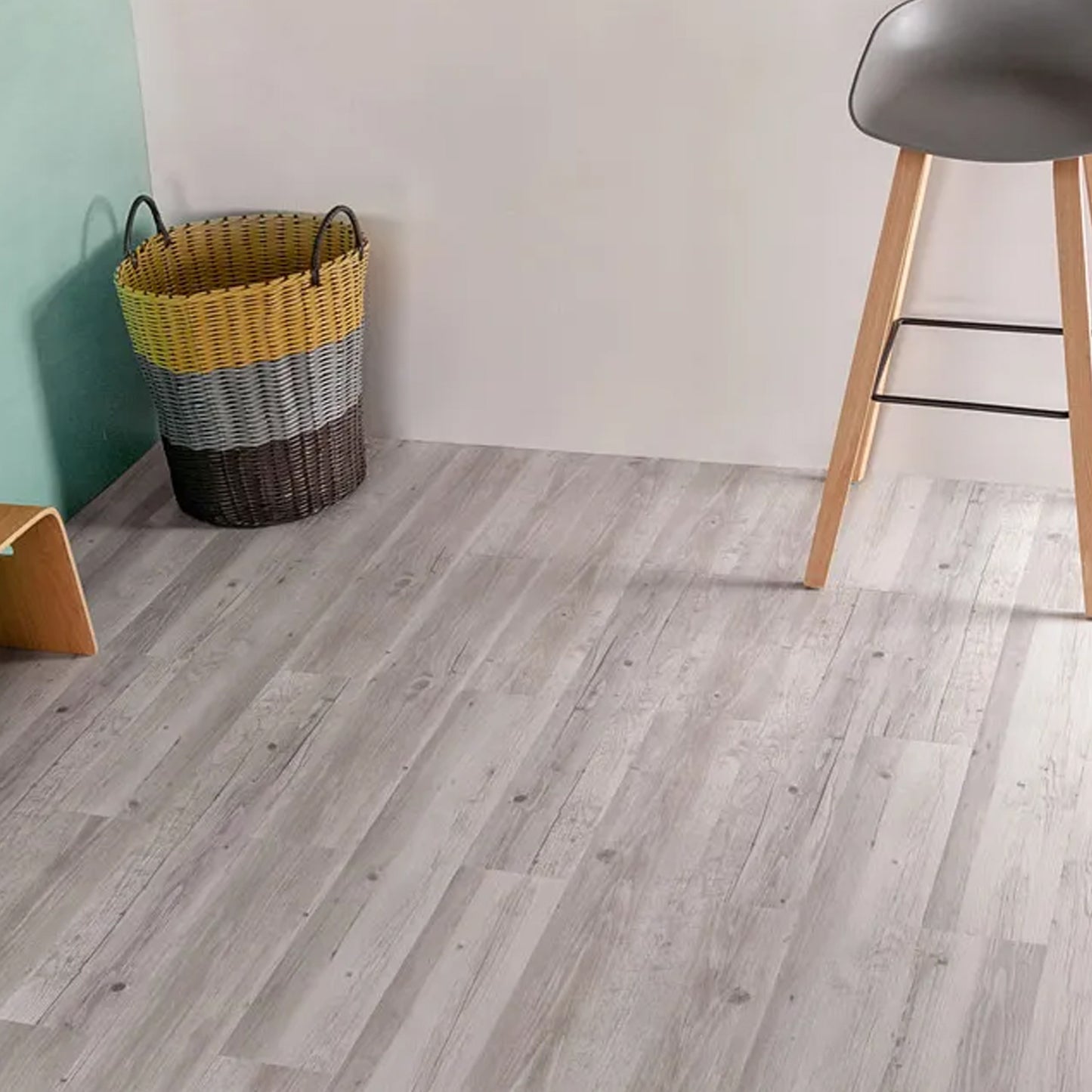Laminated flooring (MDF)
